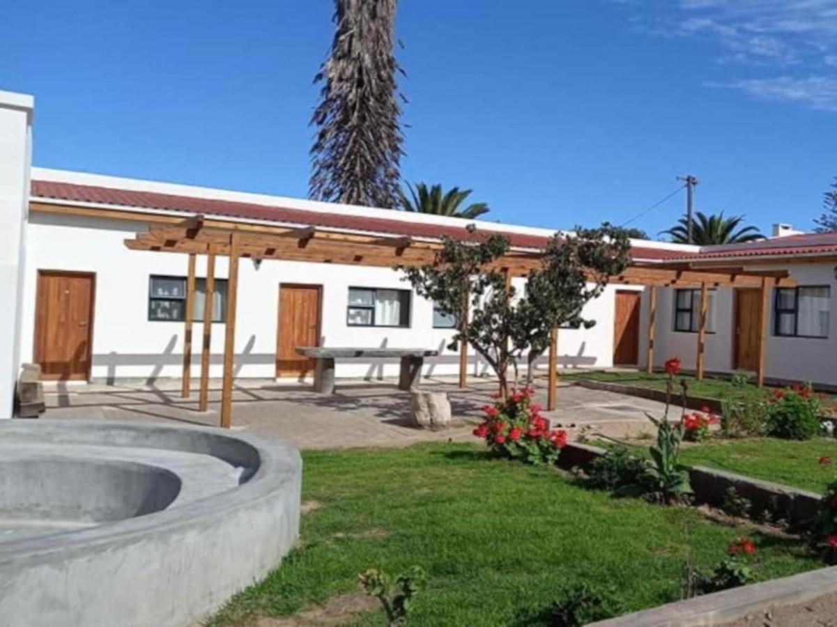 Beach Garden Guesthouse With Self Catering Свакопмунд Экстерьер фото