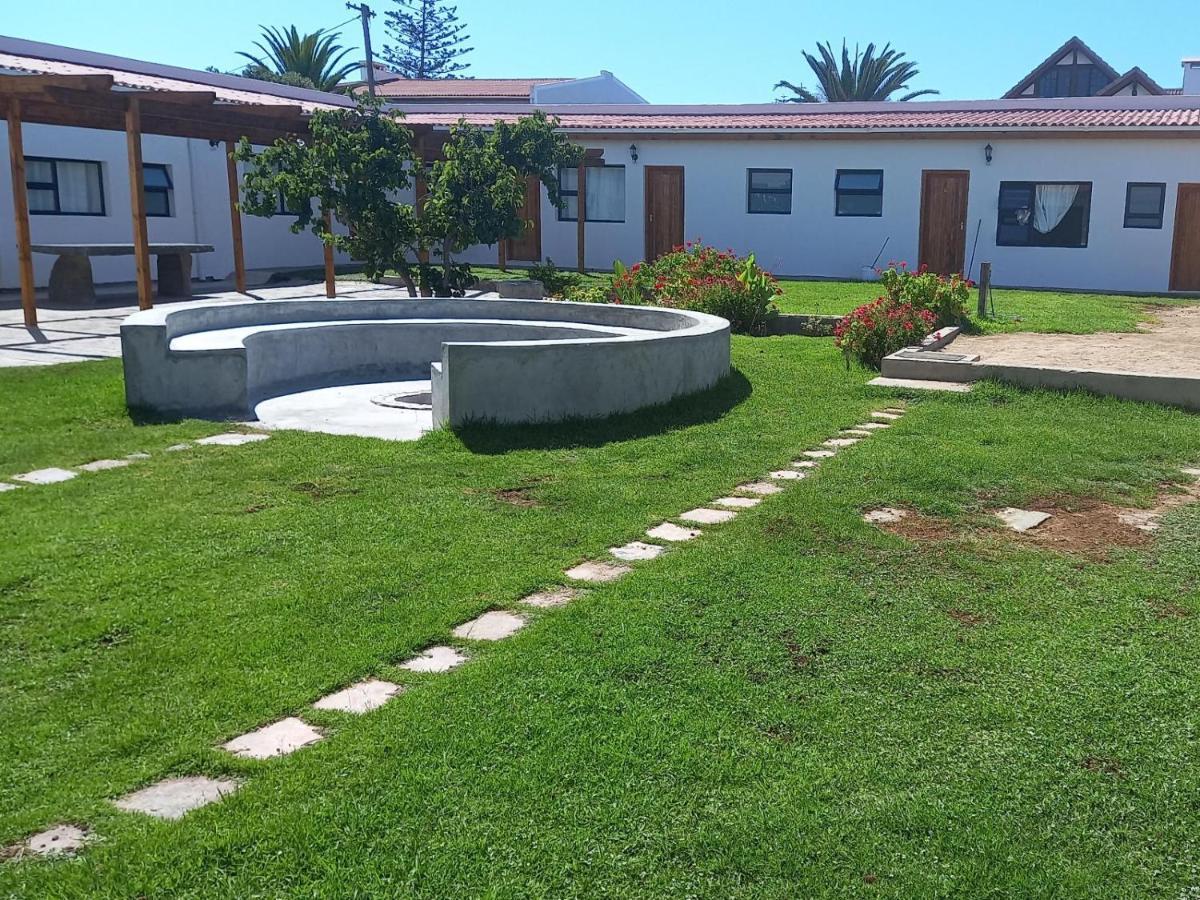Beach Garden Guesthouse With Self Catering Свакопмунд Экстерьер фото
