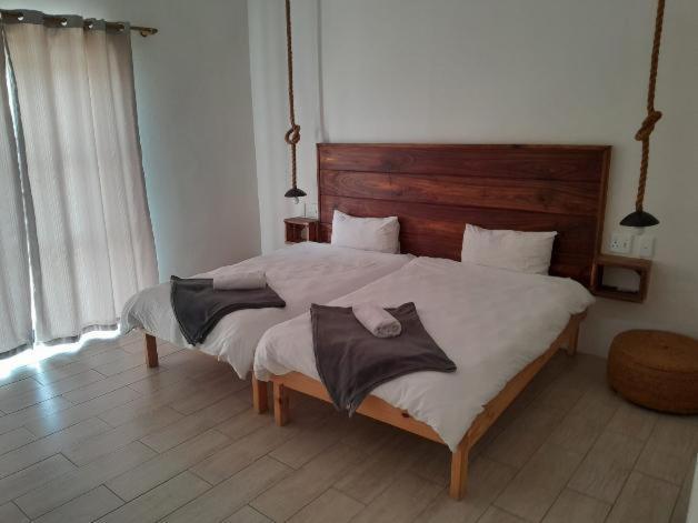 Beach Garden Guesthouse With Self Catering Свакопмунд Экстерьер фото