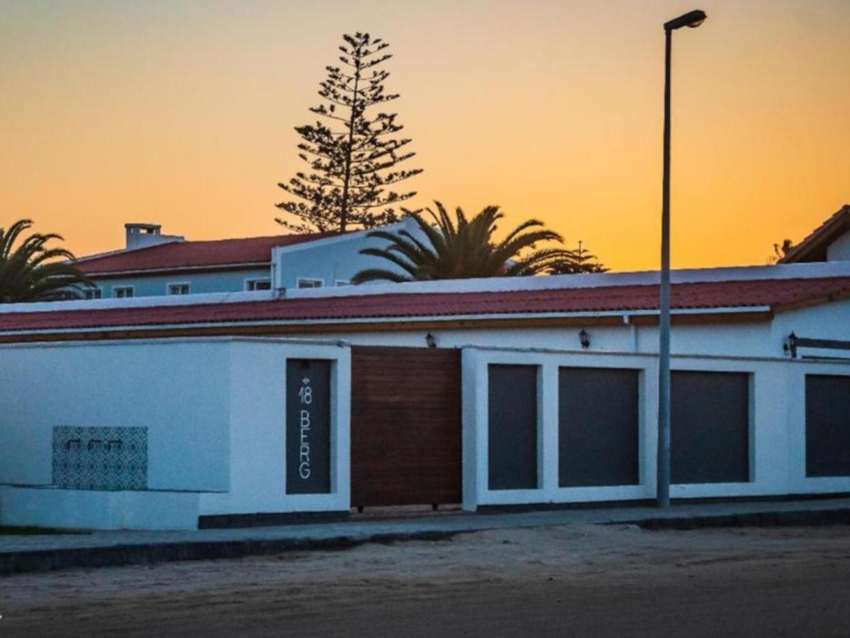 Beach Garden Guesthouse With Self Catering Свакопмунд Экстерьер фото